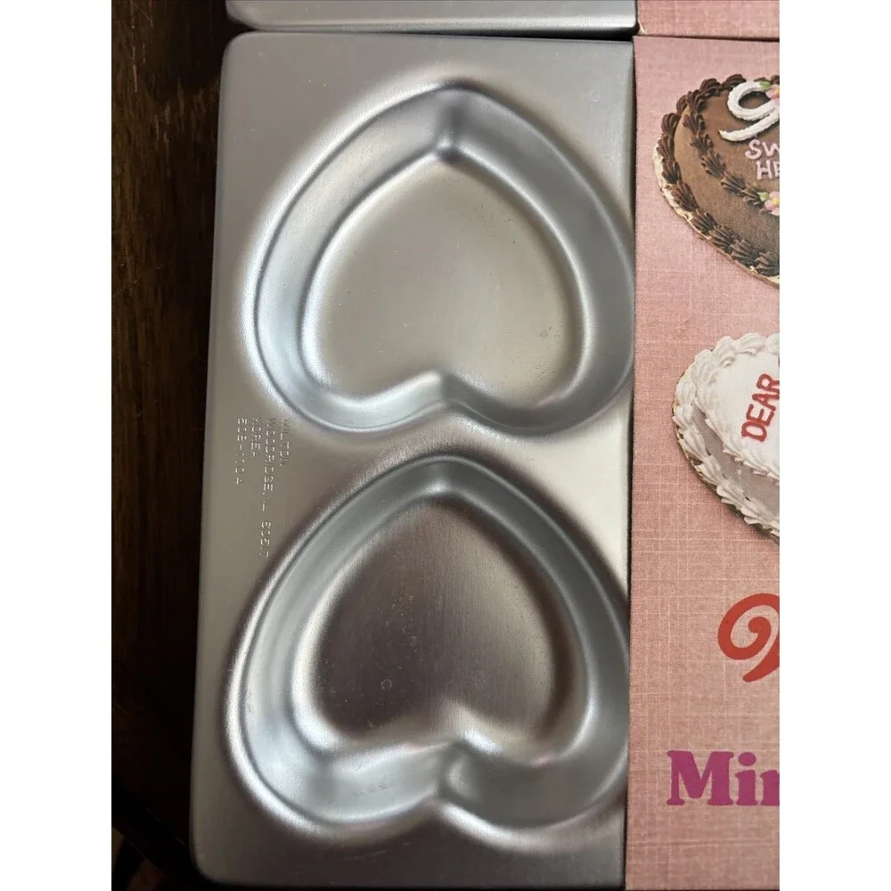 Vintage Wilton Heart Mini cake Pan Set Of 2 Aluminum Cake Baking Pans New
